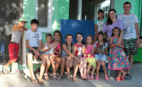 Запорожский волонтер с приемными детьми переехал в село, чтобы создать первую в стране счастливую деревню